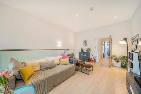 2 bedroom maisonette for sale, Camden Road, London NW1