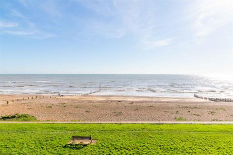 2 bedroom flat for sale, Overstrand Avenue, Rustington, Littlehampton