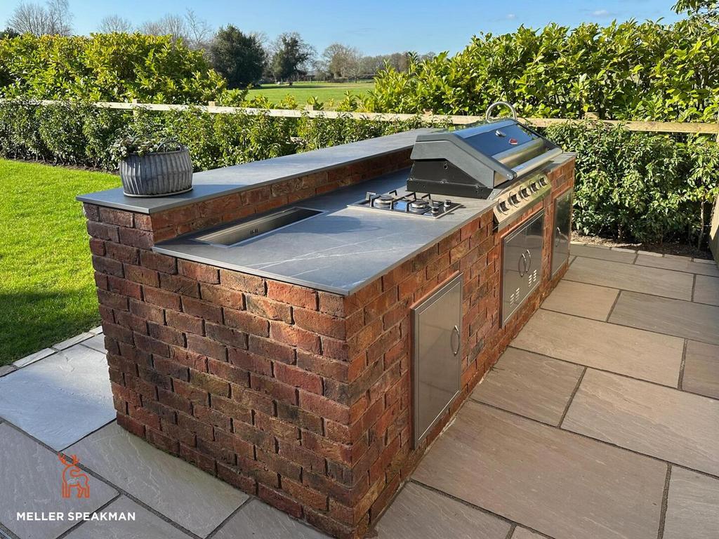 Outdoor Kitchen
