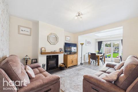3 bedroom semi-detached house for sale, Helmsdale Road, Romford