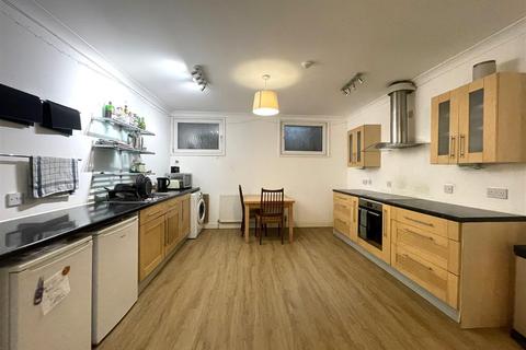 2 bedroom apartment to rent, Beaconsfield Road, Brighton