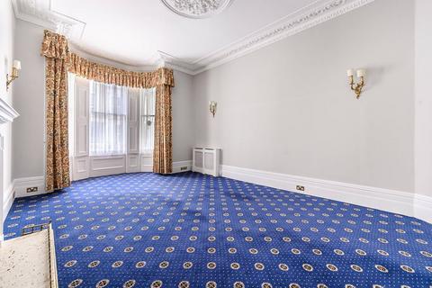 3 bedroom flat to rent, Collingham Place, South Kensington, London, SW5