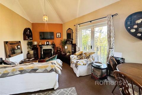 2 bedroom apartment for sale, Quinneys, Farnborough, Hampshire