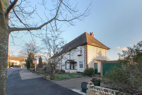 4 bedroom semi-detached house to rent, Bromley, Kent BR1