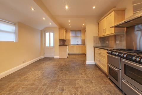 4 bedroom semi-detached house to rent, Bromley, Kent BR1