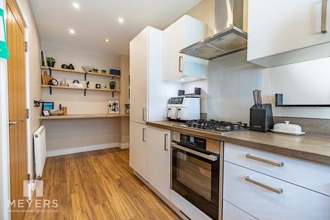 2 bedroom terraced house for sale, 286 Lymington Road, Christchurch, BH23 5