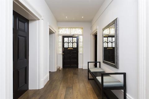 3 bedroom flat to rent, SLOANE STREET, London, SW1X