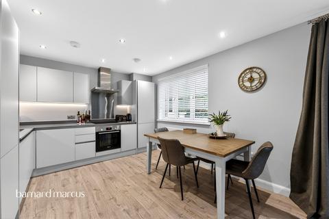 2 bedroom apartment for sale, Ewell By Pass, Epsom