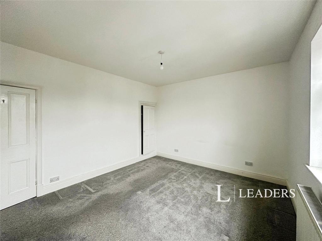 Master Bedroom (3)