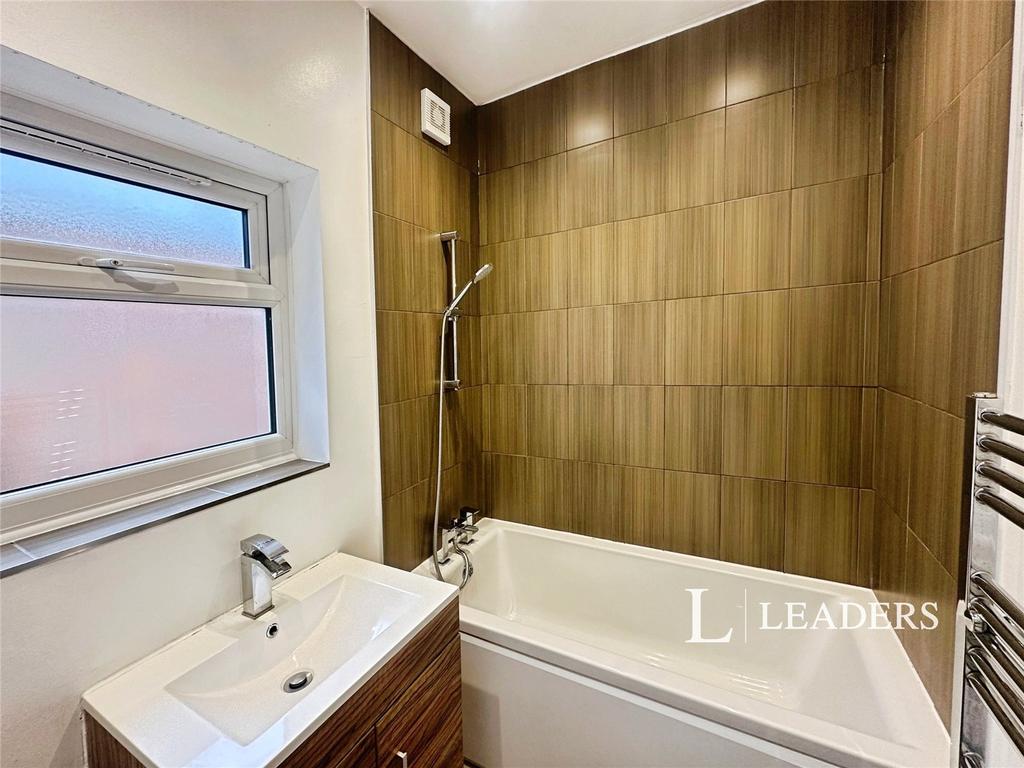 Family Bathroom (2)