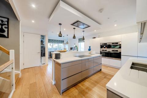 undefined, Creighton Avenue London N10