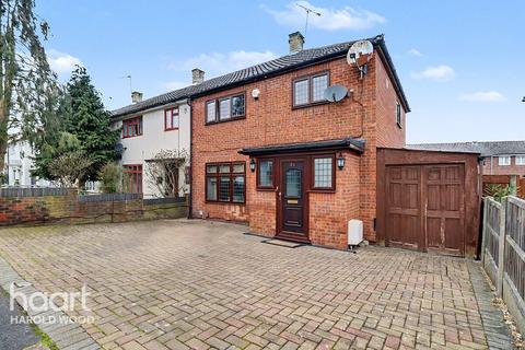 3 bedroom end of terrace house for sale, Hailsham Road, Harold Hill