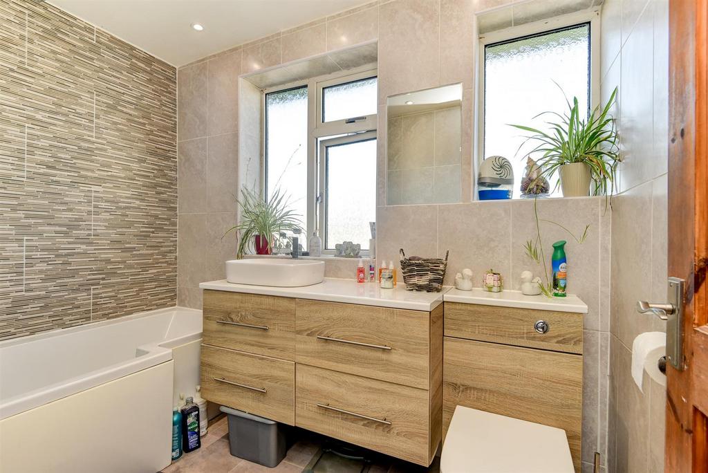 For Sale by Aspire Residential   The Strand