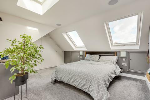 4 bedroom terraced house to rent, Haliburton Road, Twickenham