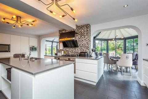 5 bedroom detached house for sale, Park Street, Worksop, S80