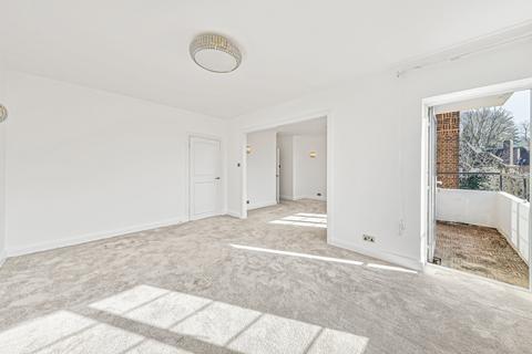 3 bedroom flat to rent, Heathway Court, Finchley Road, London