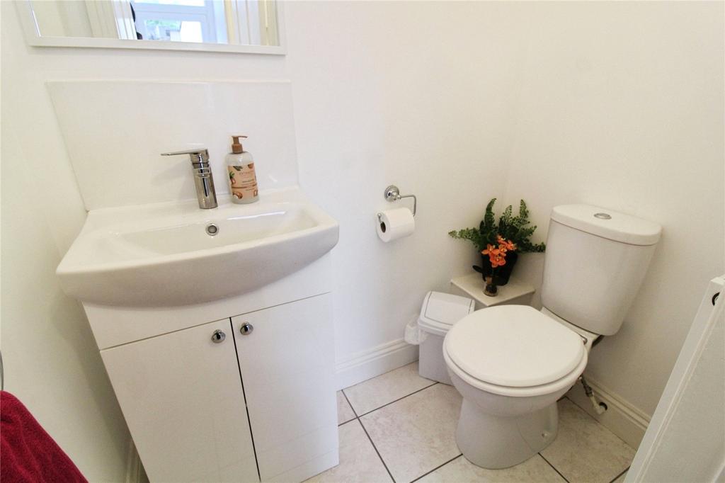 Cloakroom/Wc