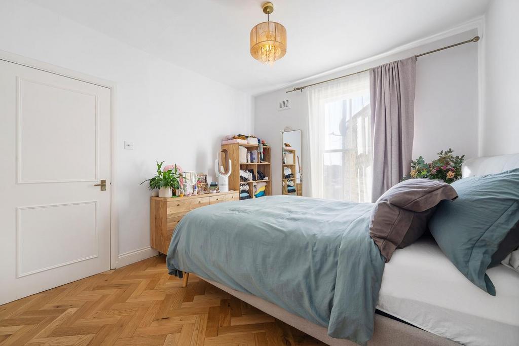 Bedroom (2).JPG