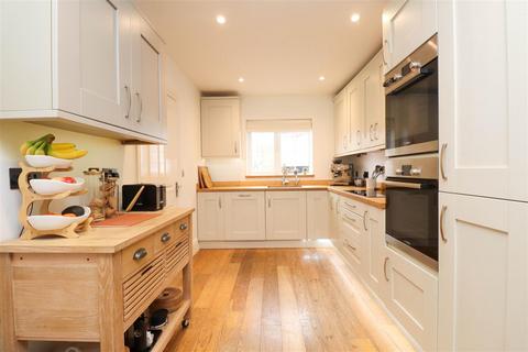 4 bedroom townhouse for sale, East Hundreds, Fleet GU51