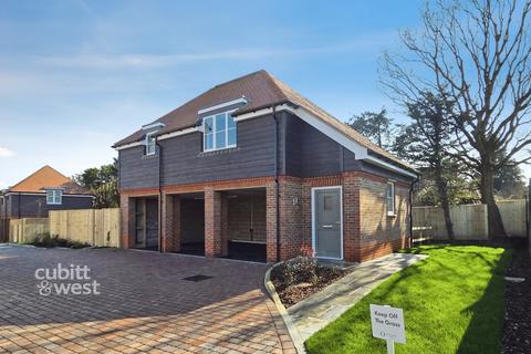 undefined, Eastmead Lavant PO18