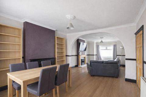 3 bedroom end of terrace house for sale, Park Road, Rushden NN10