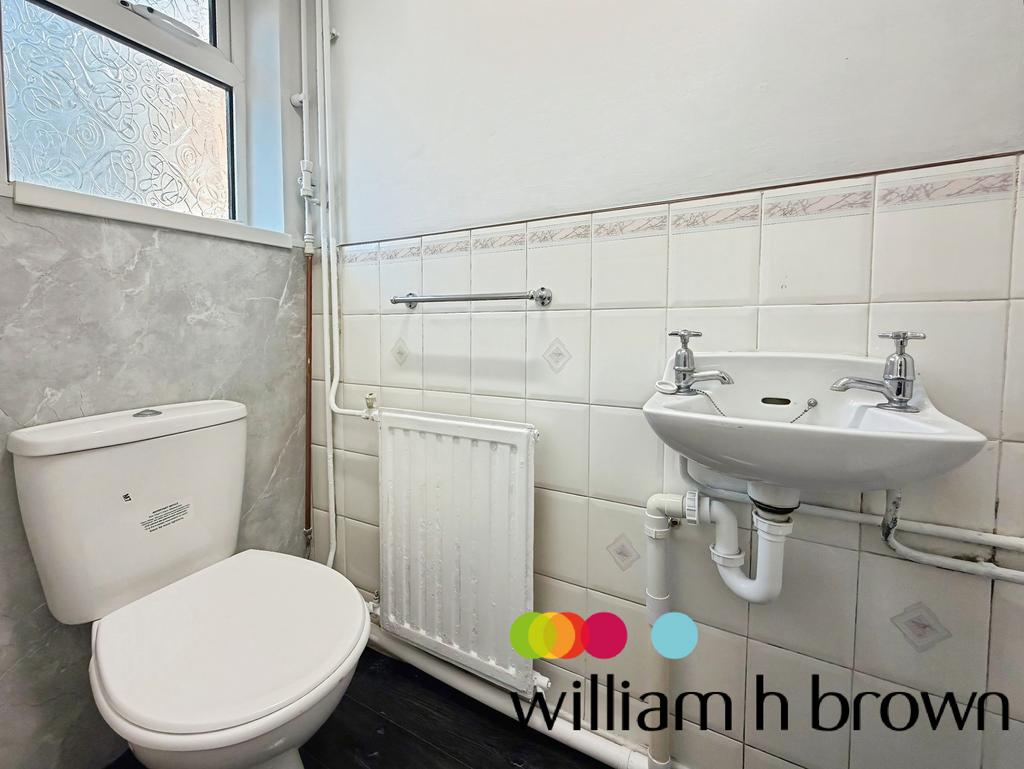 Cloakroom/wc