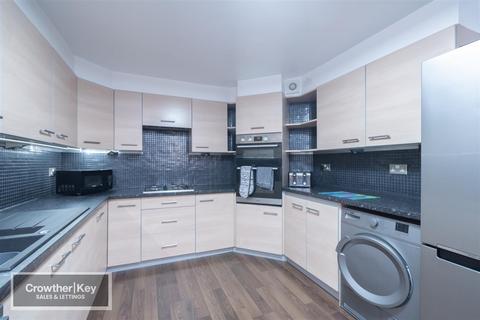 2 bedroom flat for sale, Market Street, Buxton