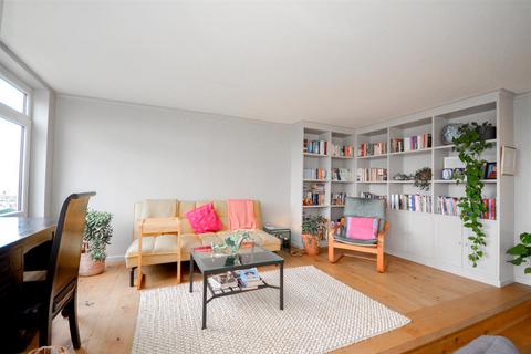 2 bedroom flat to rent, Shepherds Hill, Highgate, London