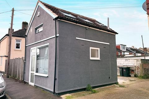 1 bedroom detached house to rent, Coronado Road, Gosport, PO12