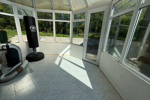 2 bedroom detached house to rent, Alderson Avenue, Rotherham, S62