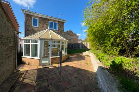 2 bedroom detached house to rent, Alderson Avenue, Rotherham, S62