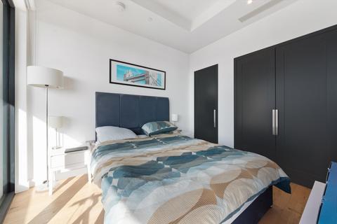 Studio to rent, City Island Way, London, E14.