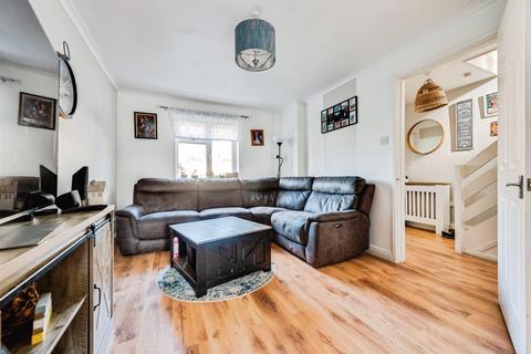 3 bedroom terraced house for sale, Cowdrey Close, Swindon, SN5