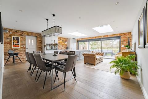 3 bedroom detached house for sale, Church Close, South Walsham