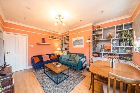 3 bedroom flat for sale, Montem Road, London SE23