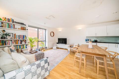 2 bedroom flat to rent, Ada Street, London E8
