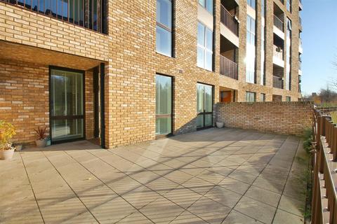 1 bedroom flat to rent, Lakeside Drive Park Royal, London