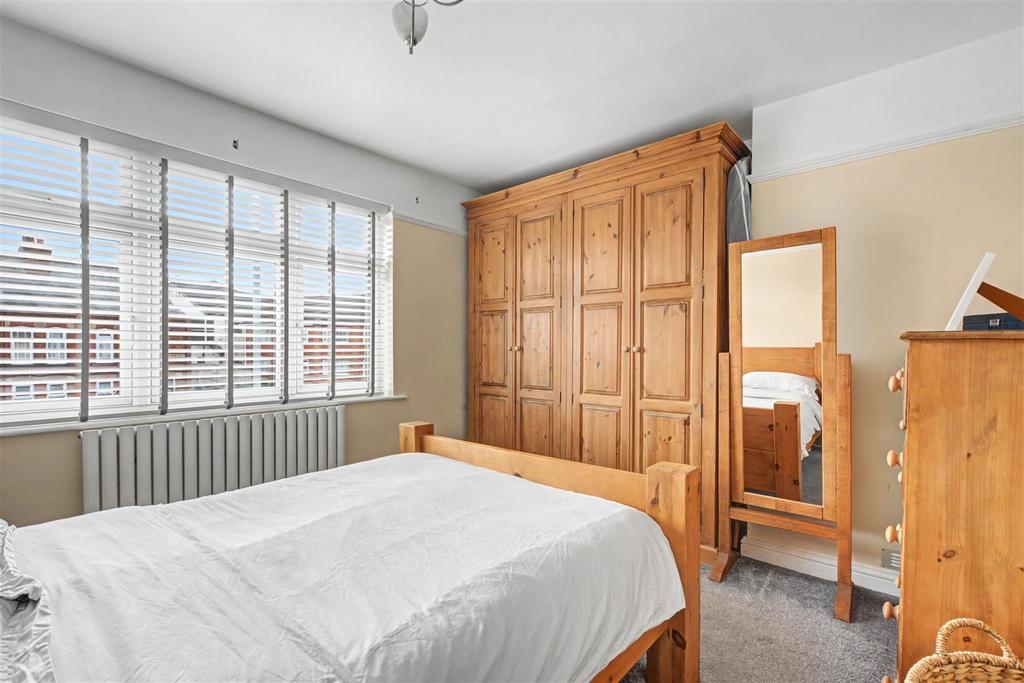 Bedroom One (2).jpeg