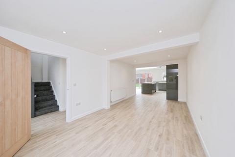 3 bedroom semi-detached house for sale, Hawthorn Drive, New Ollerton, Newark, Nottinghamshire, NG22