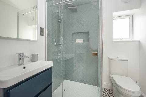 1 bedroom flat to rent, Park Avenue Whitton TW3