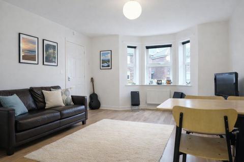2 bedroom flat to rent, Highfield Road, Manchester, M19