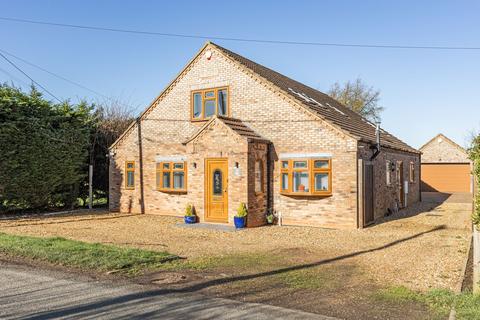 4 bedroom detached bungalow for sale, Lifestyle Appeal in Barroway Drove