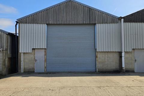 Warehouse to rent - Ferny Hl Barnet EN4 0PZ
