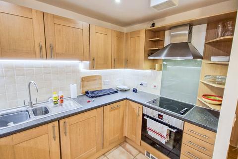 2 bedroom apartment to rent, Heathside Road, Woking, Surrey, GU22