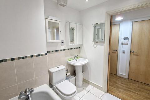 2 bedroom apartment to rent, Heathside Road, Woking, Surrey, GU22