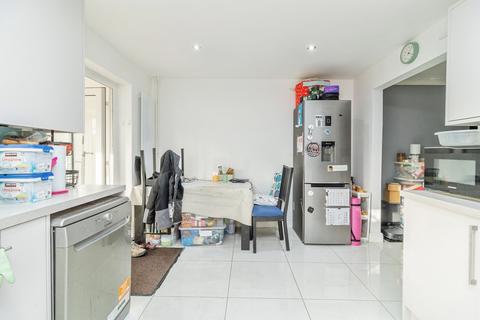3 bedroom terraced house for sale, Stuart Close, Bletchley, Milton Keynes, Buckinghamshire, MK2