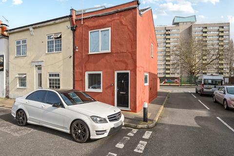 2 bedroom end of terrace house for sale, Baker Street, Hampshire PO1