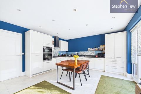 4 bedroom detached house for sale, Garratt Close, Poulton-Le-Fylde FY6