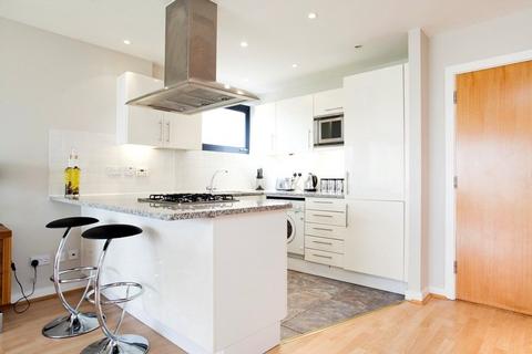 2 bedroom apartment to rent, Westferry Road, London, E14