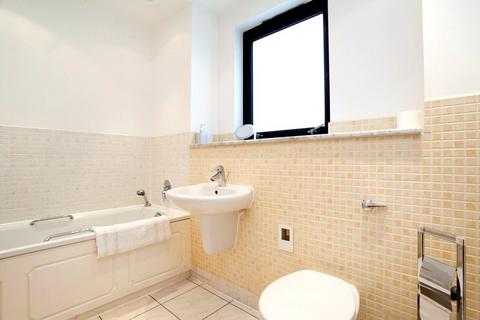 2 bedroom apartment to rent, Westferry Road, London, E14